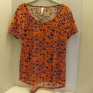 LuLaRoe small triangle pattern t-shirt